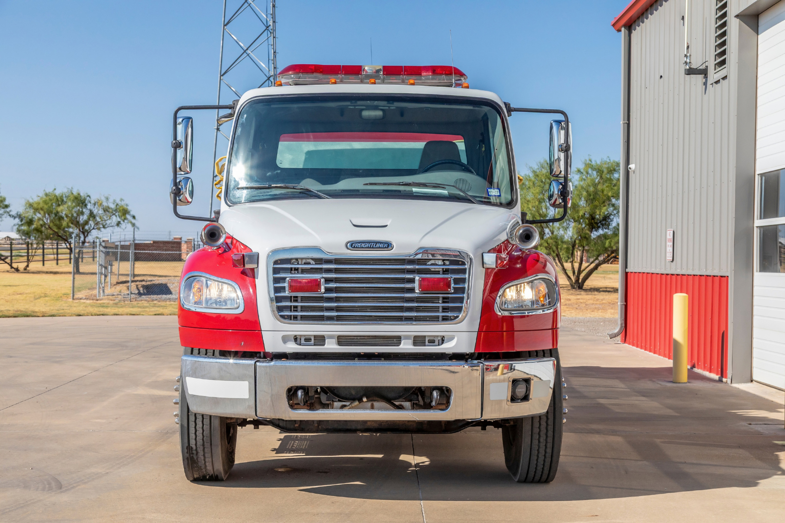2005 Freightliner Tanker - image 3