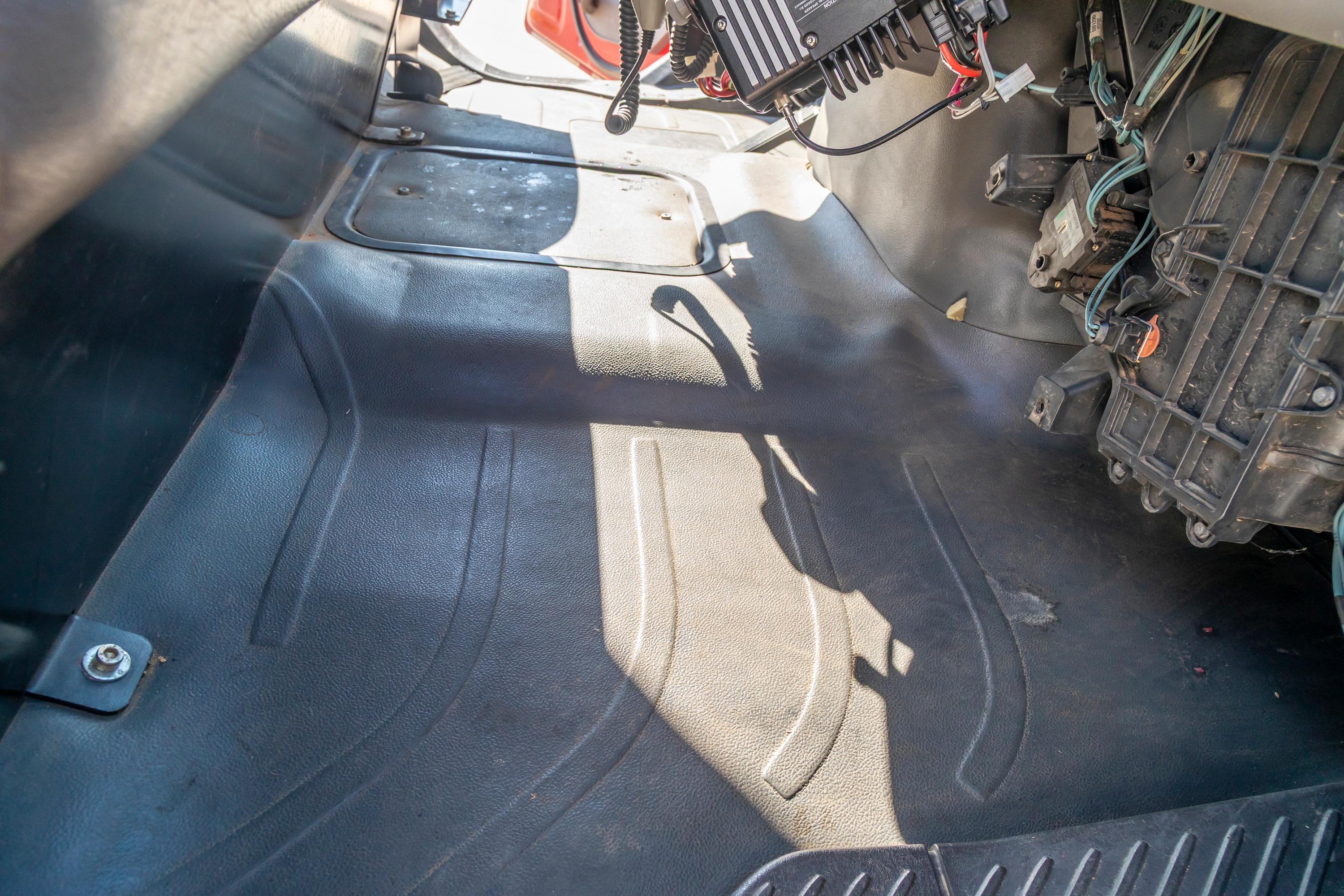 2005 Freightliner Tanker - image 129