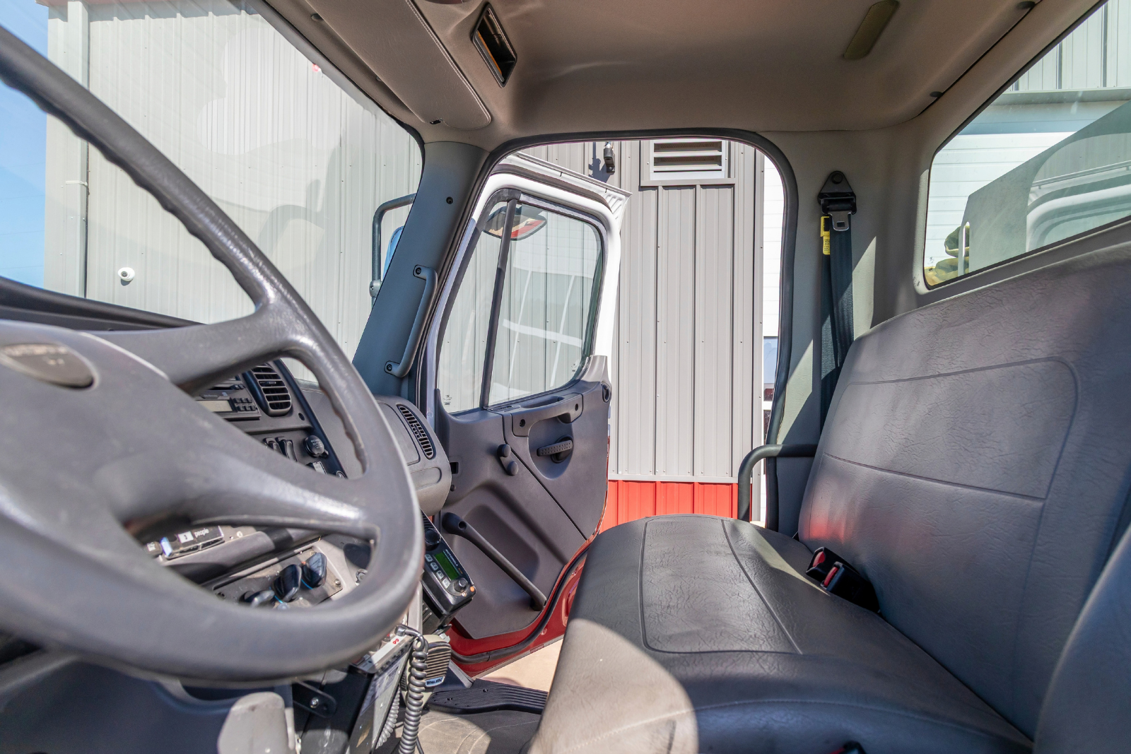 2005 Freightliner Tanker - image 32