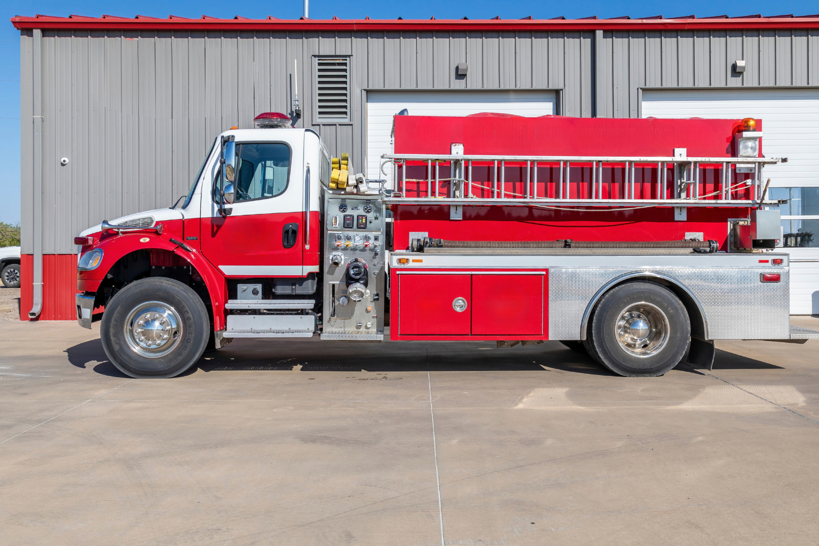 2005 Freightliner Tanker - image 12