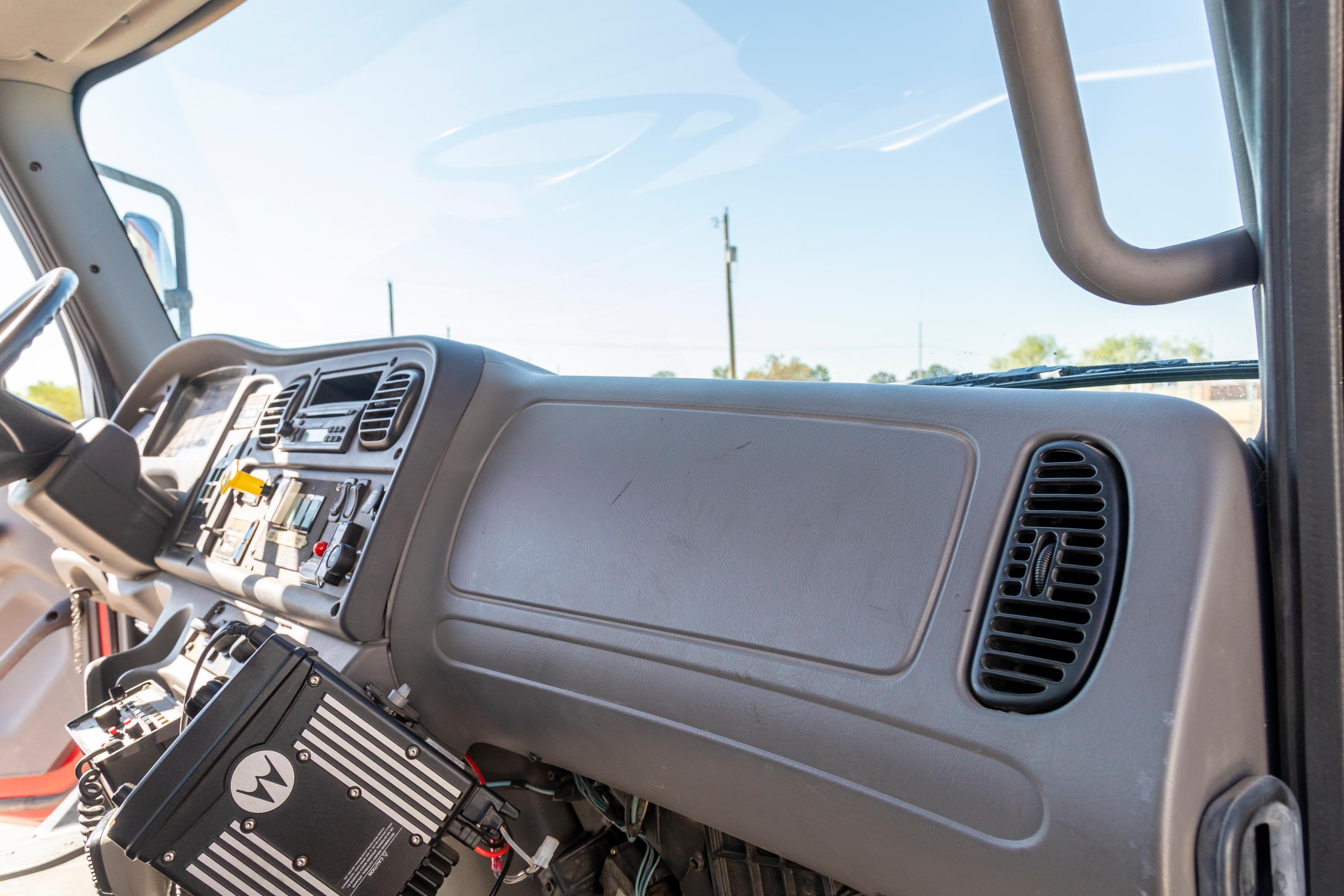 2005 Freightliner Tanker - image 113
