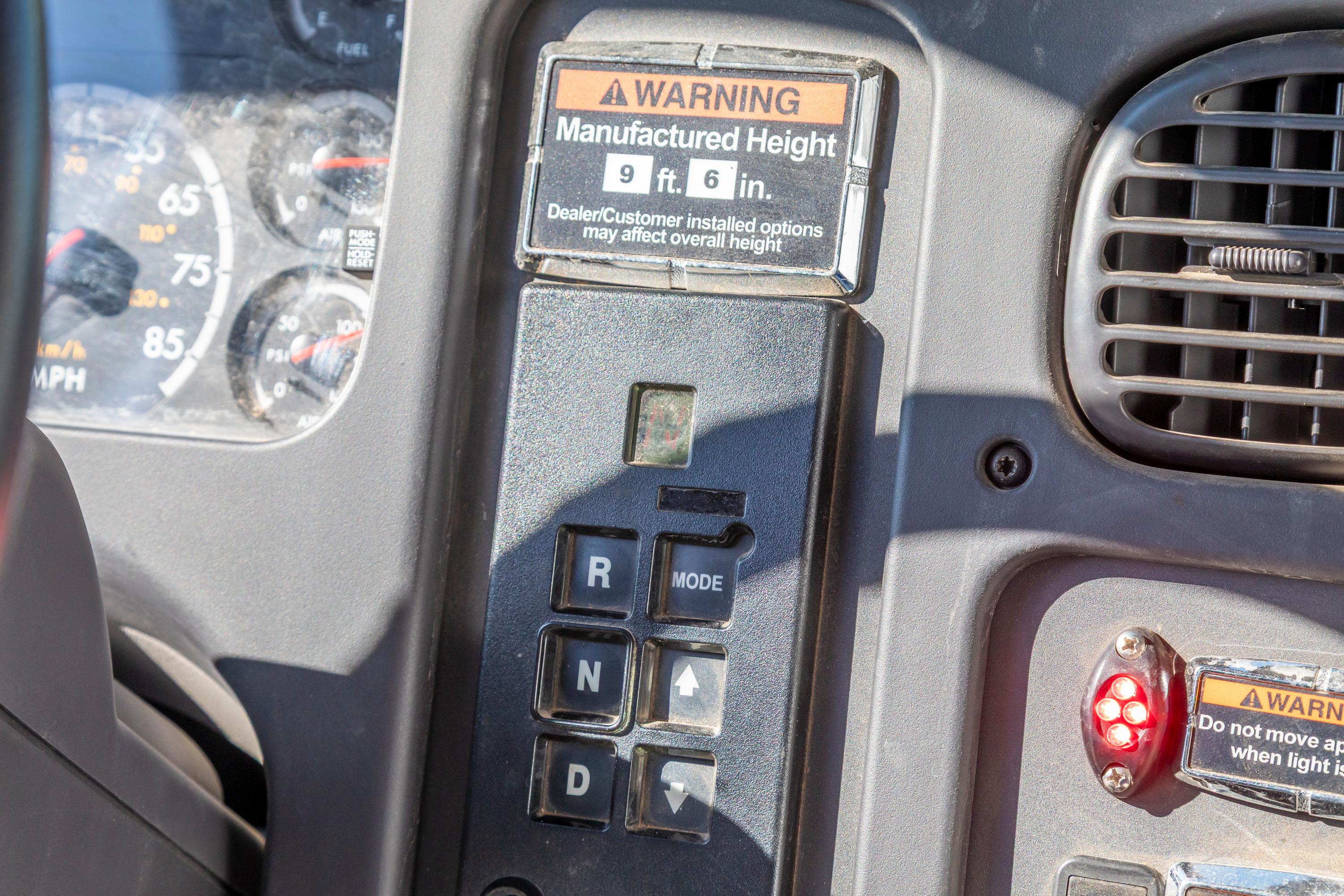 2005 Freightliner Tanker - image 55