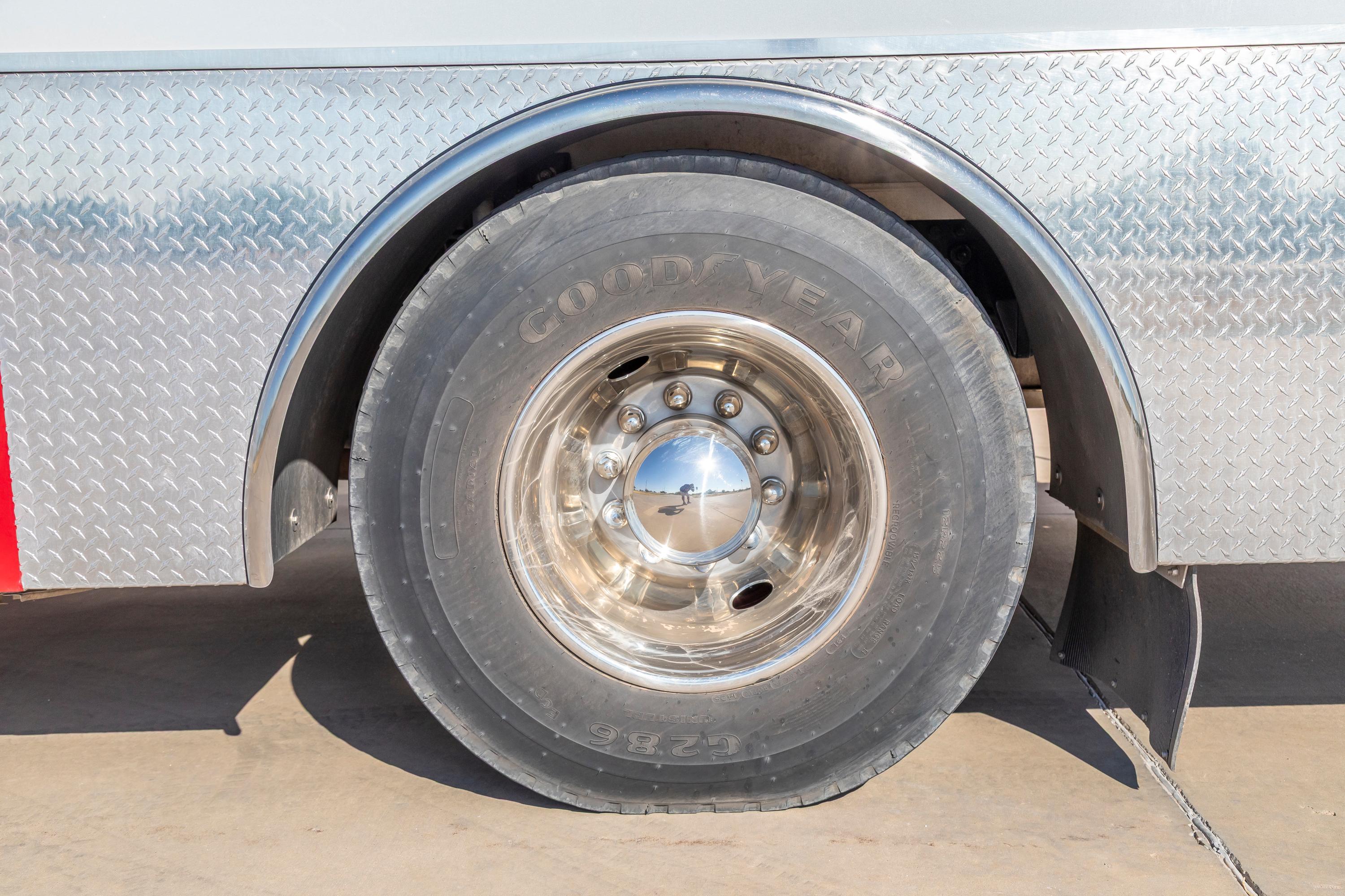 2005 Freightliner Tanker - image 77