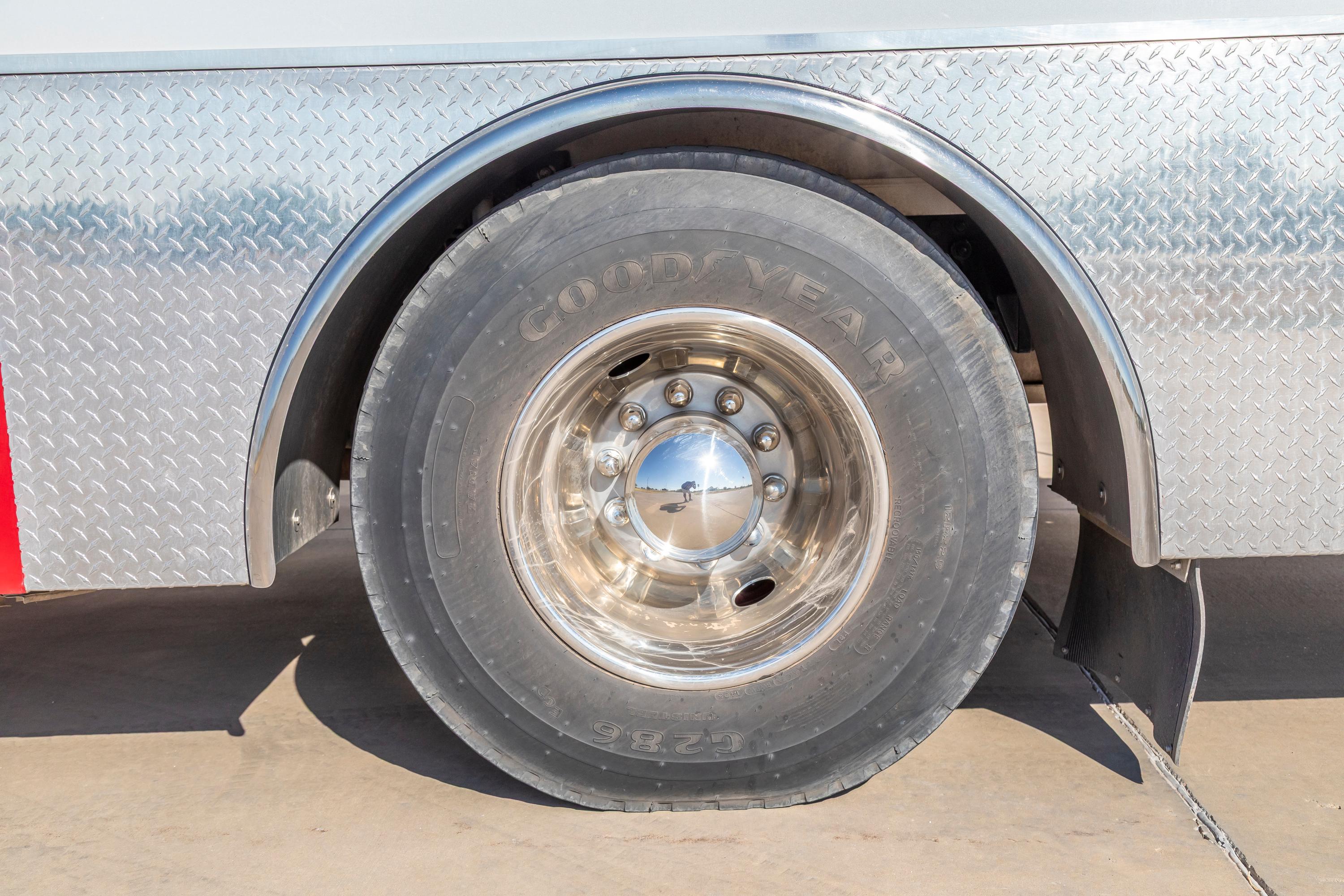 2005 Freightliner Tanker - image 76