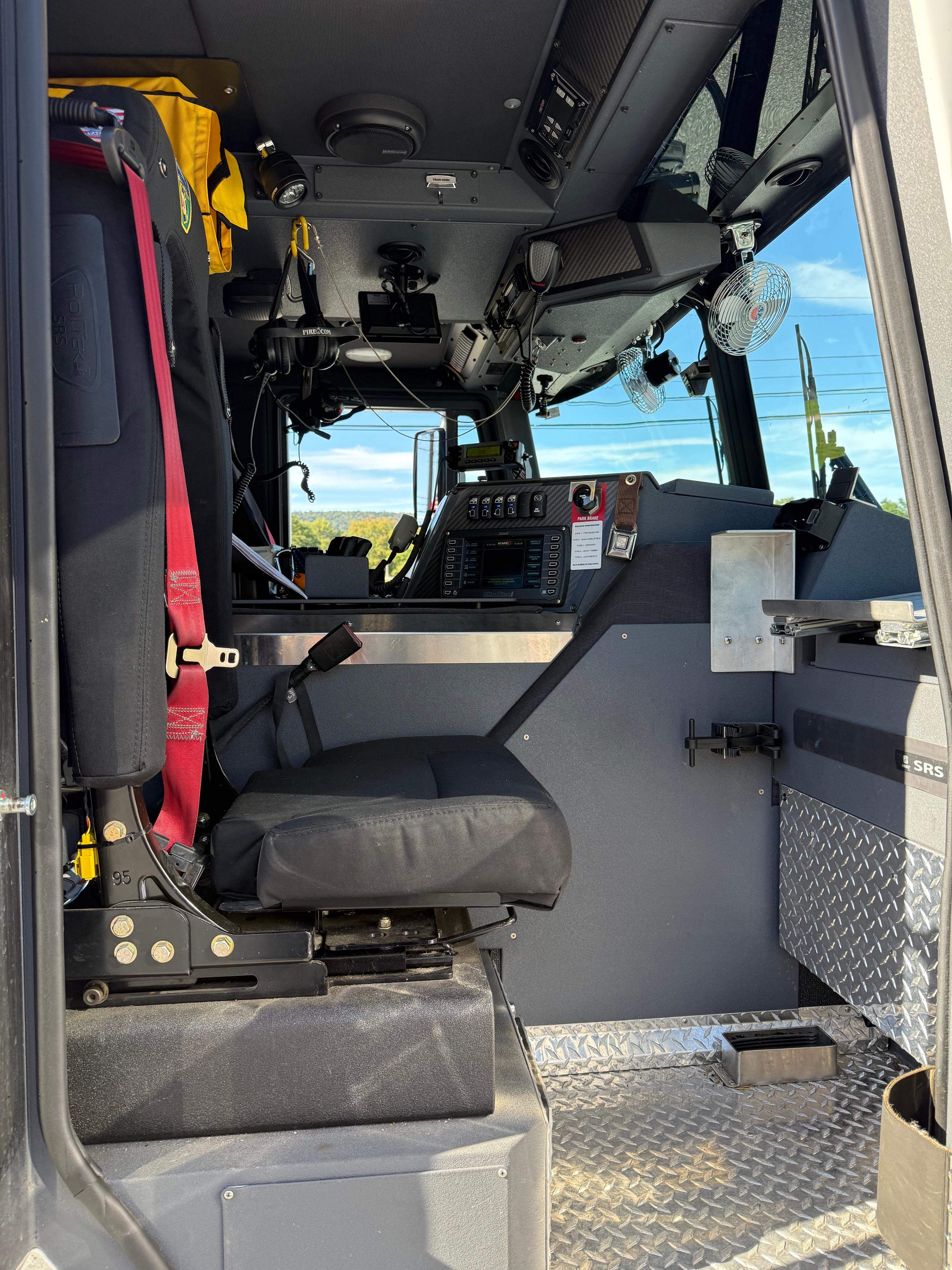 2021 KME Severe Service Aerial Cat 102' Quint - image 6