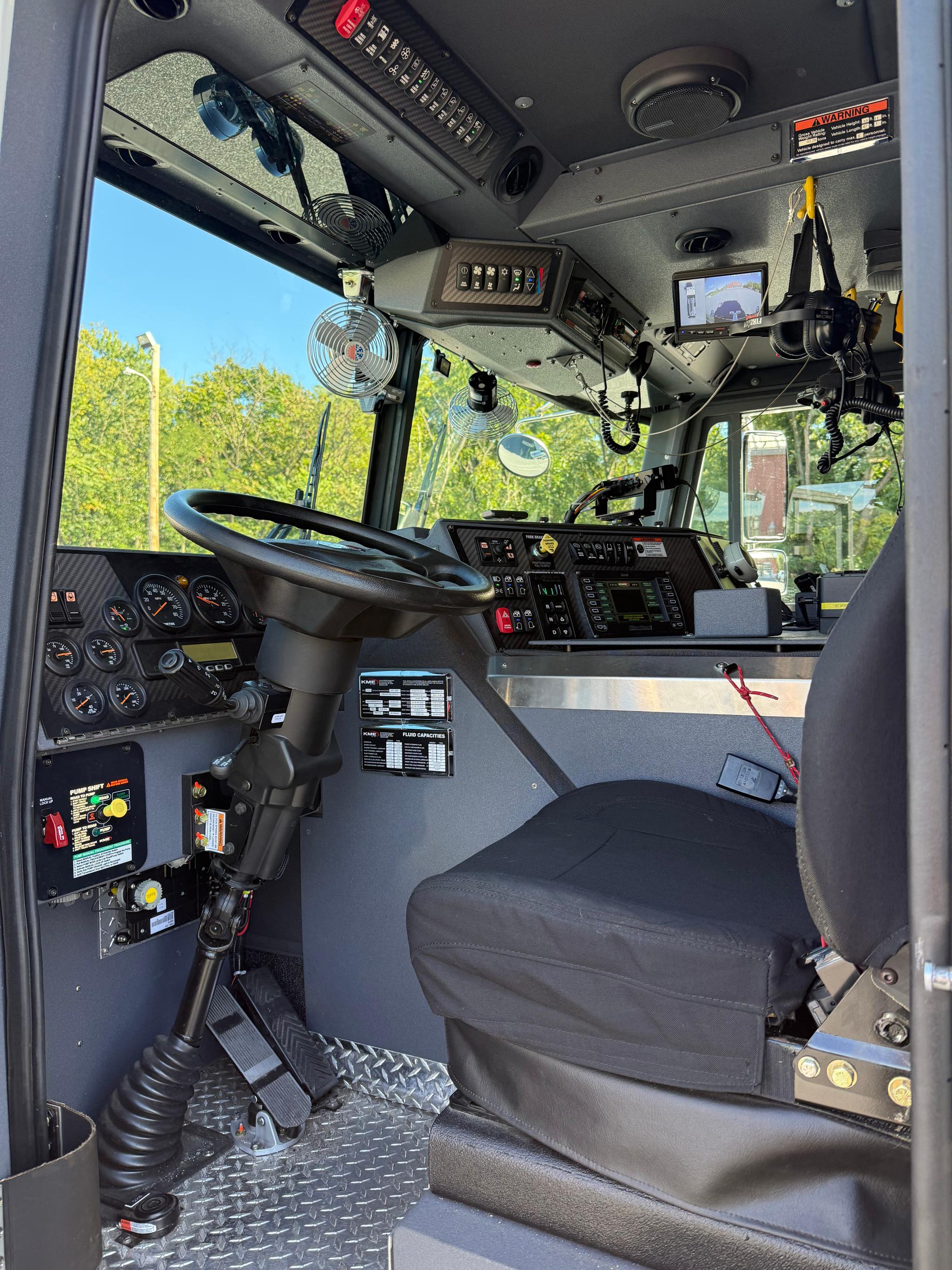 2021 KME Severe Service Aerial Cat 102' Quint - image 5