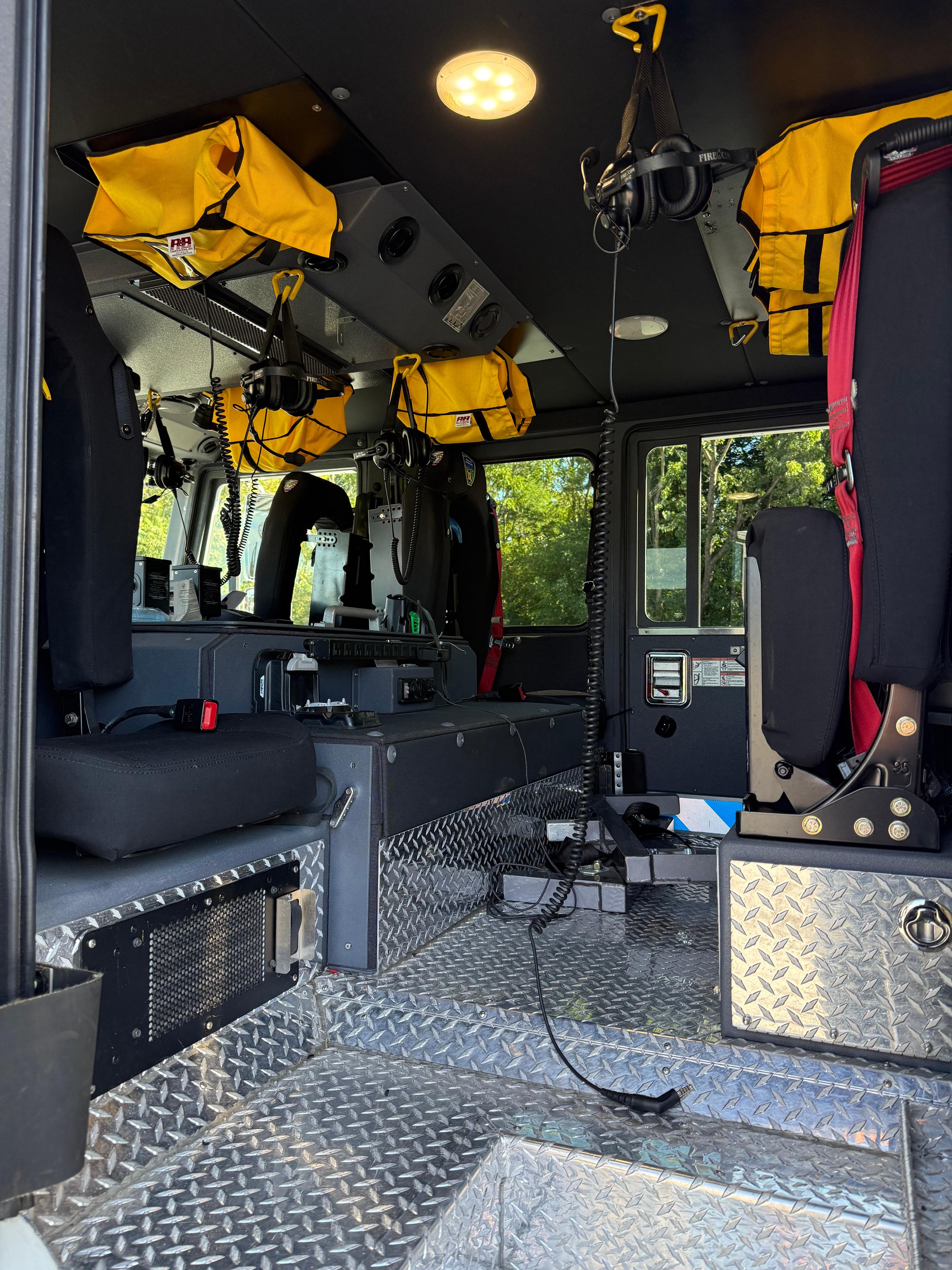 2021 KME Severe Service Aerial Cat 102' Quint - image 7