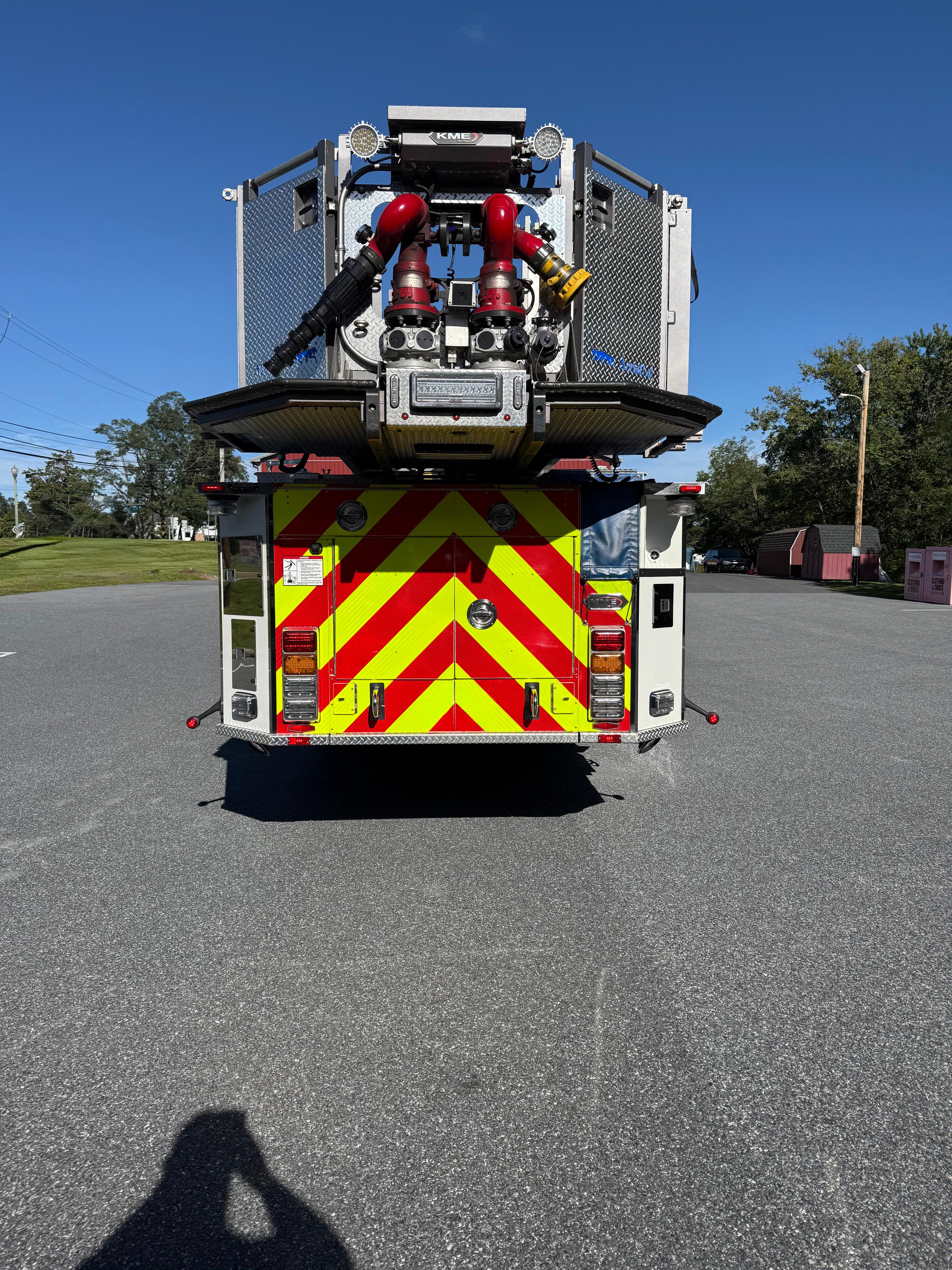 2021 KME Severe Service Aerial Cat 102' Quint - image 4