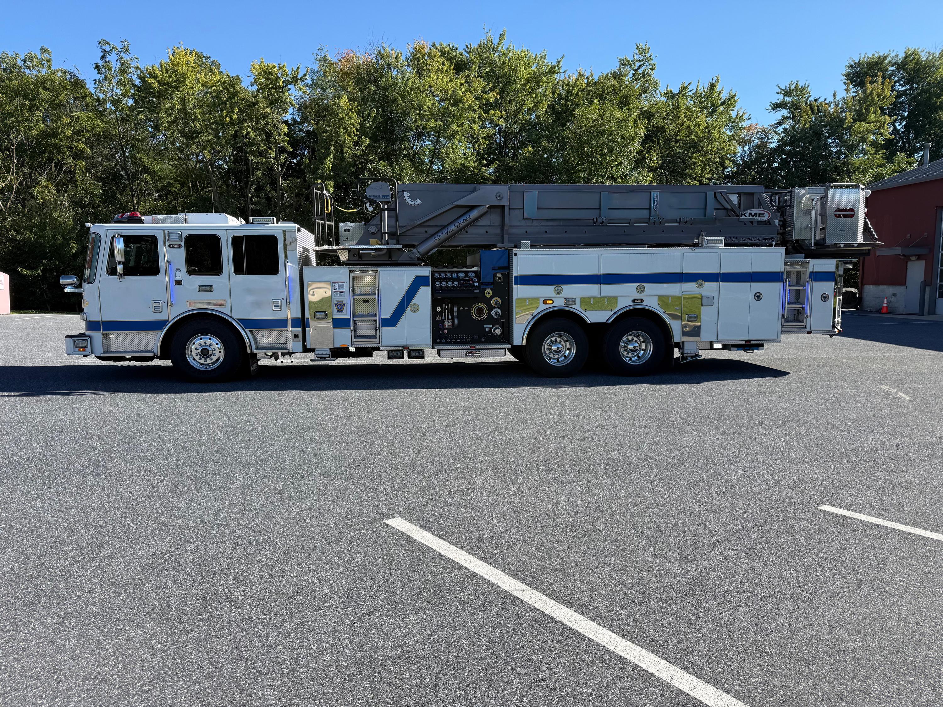 2021 KME Severe Service Aerial Cat 102' Quint - image 1