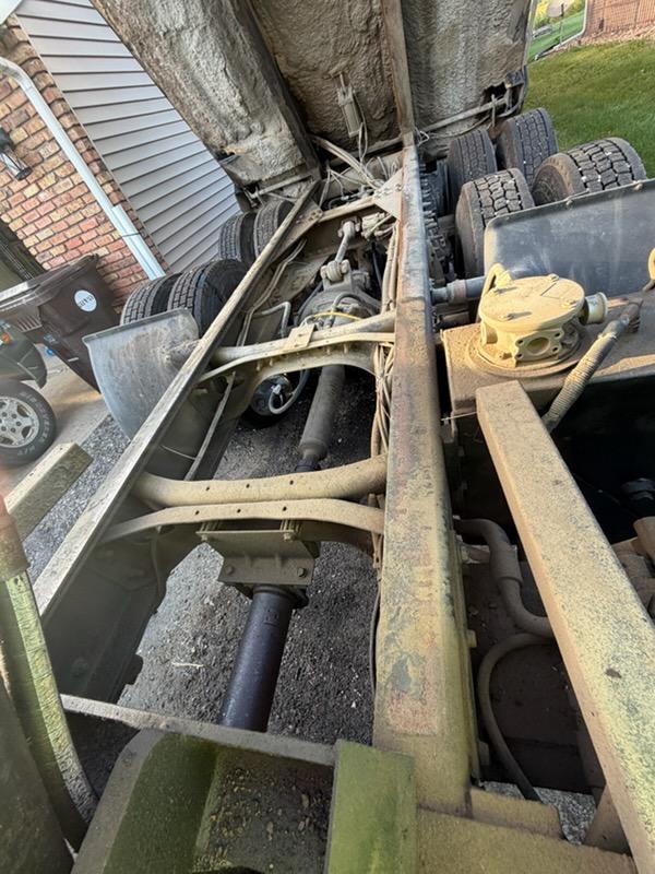 2009 International Dump Truck - image 10