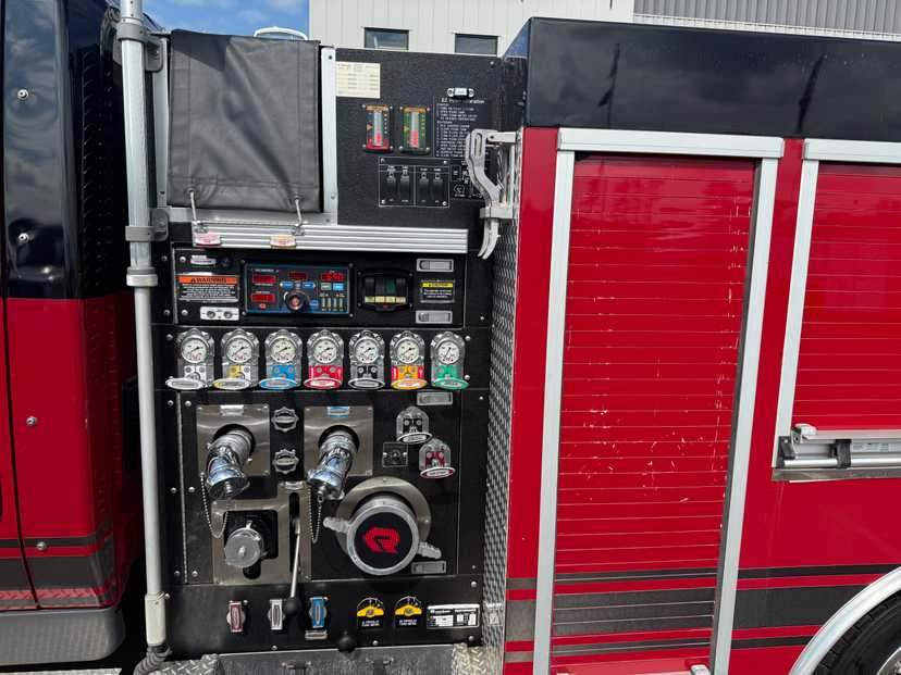 2012 Rosenbauer International Pumper — photo 8