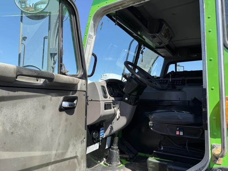 2020 Peterbilt Heil Front Loader - image 7