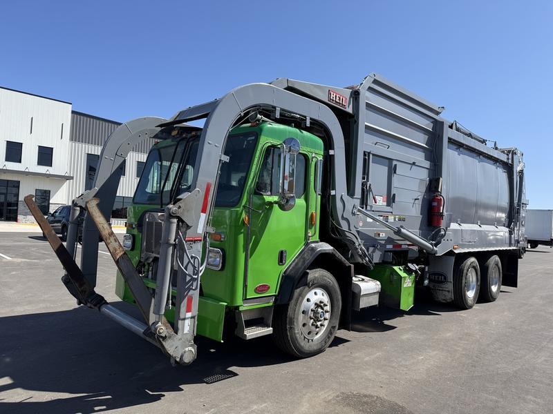 2020 Peterbilt Heil Front Loader - image 3