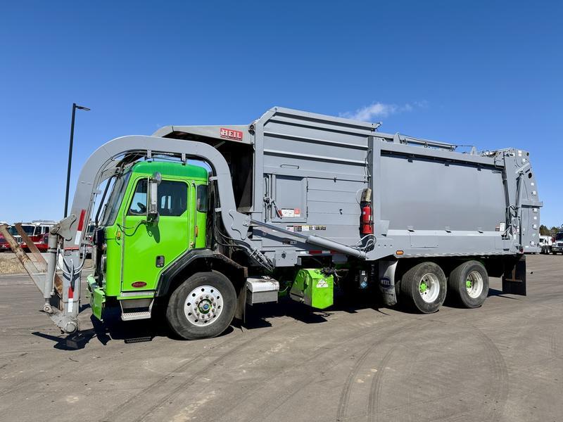 2020 Peterbilt Heil Front Loader - image 1