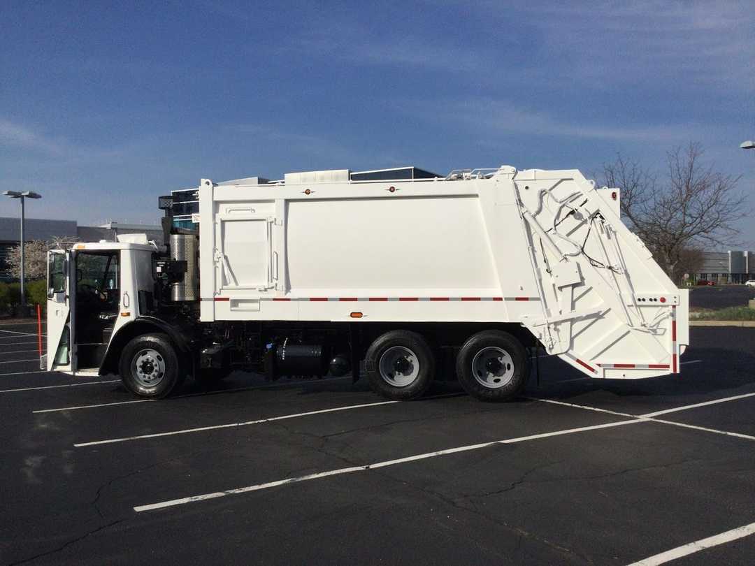 2015 Mack Heil Rear Loader