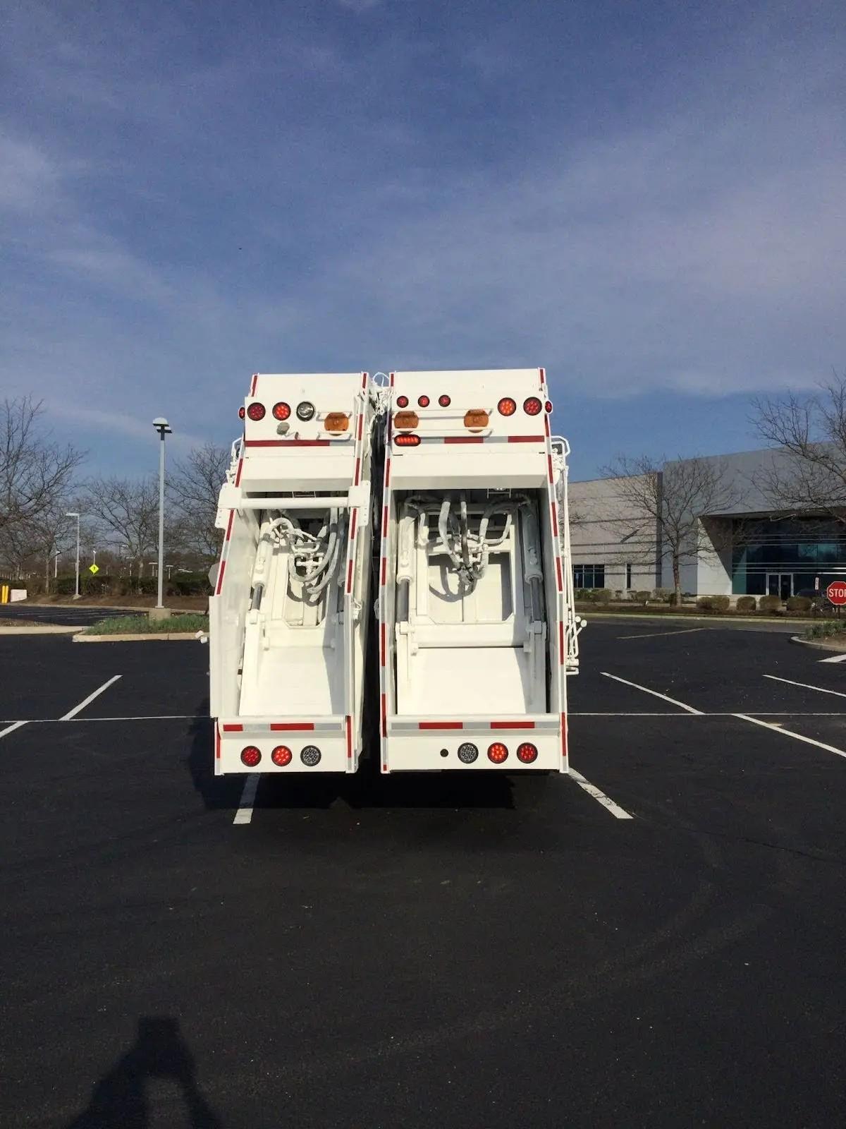 2015 Mack Heil Rear Loader - image 3