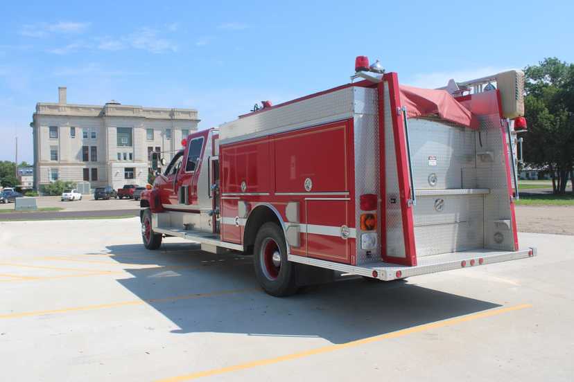 1996 GMC TopKick Pumper — photo 3