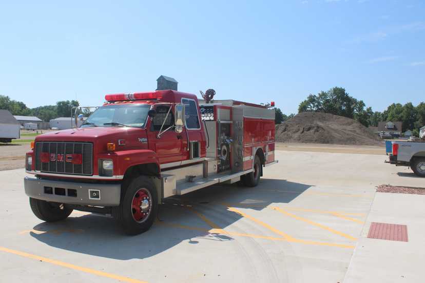 1996 GMC TopKick Pumper — photo 2