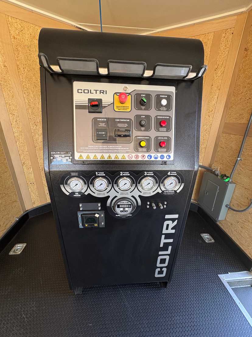 2025 Custom Air Trailer — photo 2