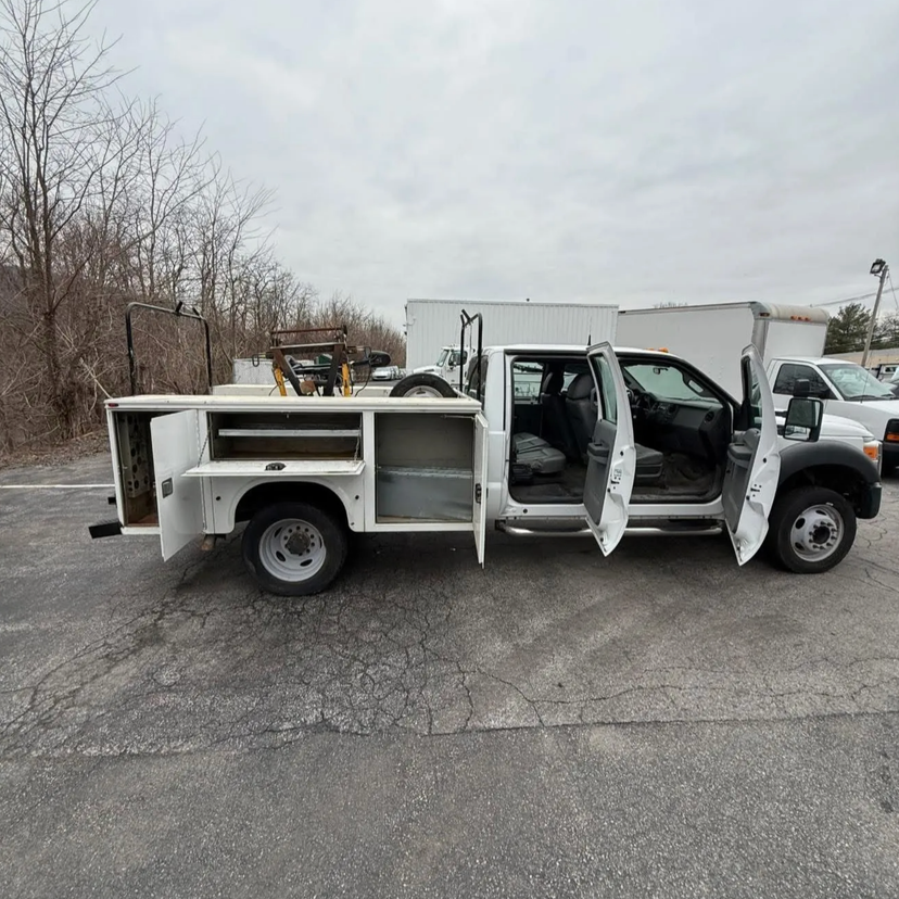 2012 Ford F-550 Utility with Meyer Plow — photo 8