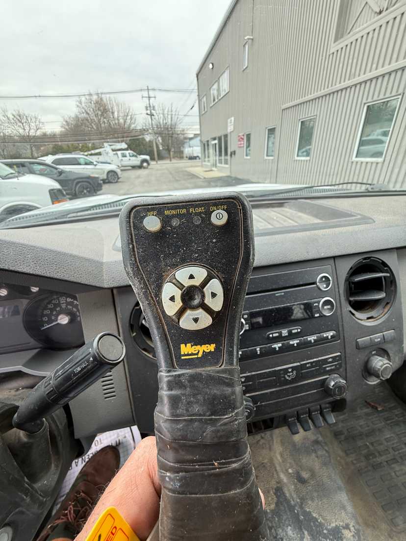 Service Truck — photo 2