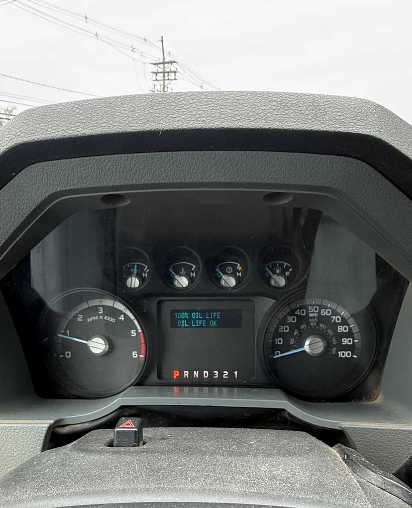 Service Truck — photo 3