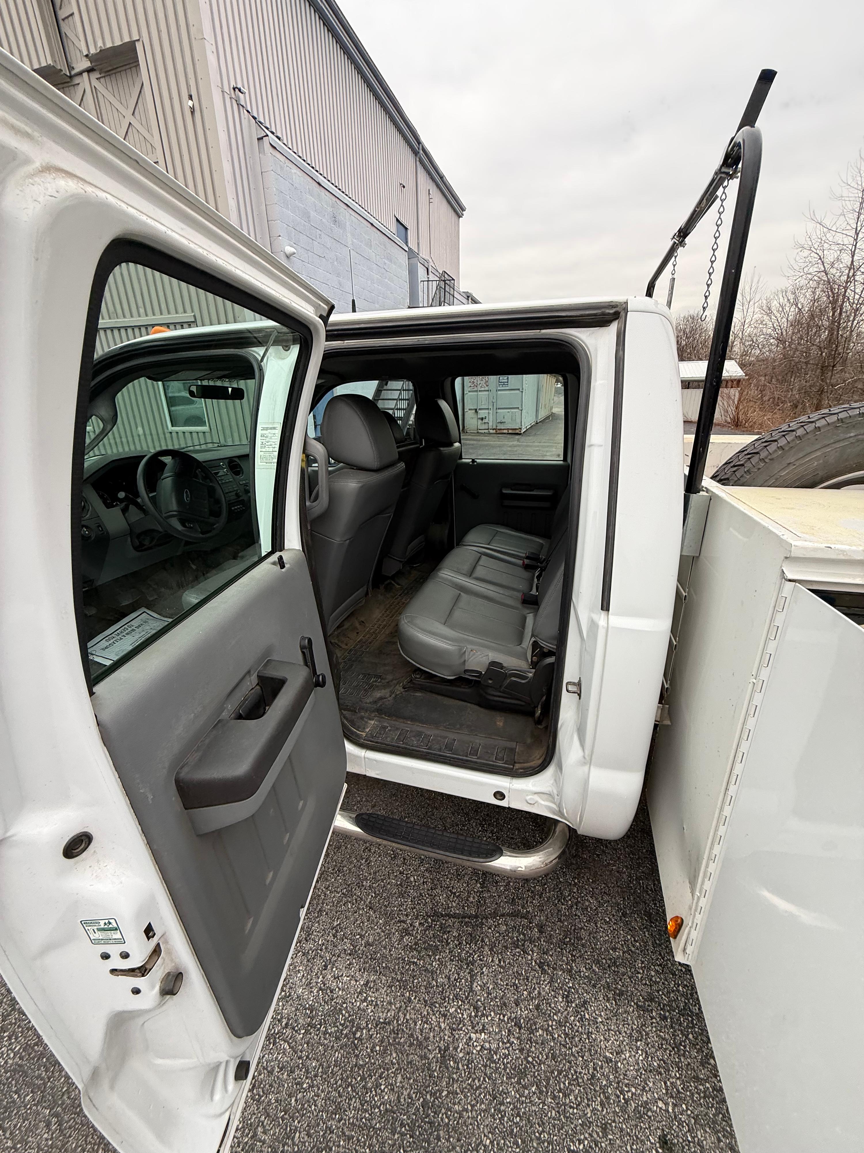 Service Truck - image 8