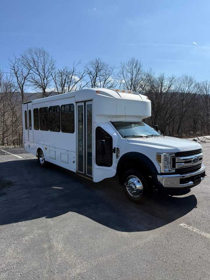 2019 FORD F550 Omni bus