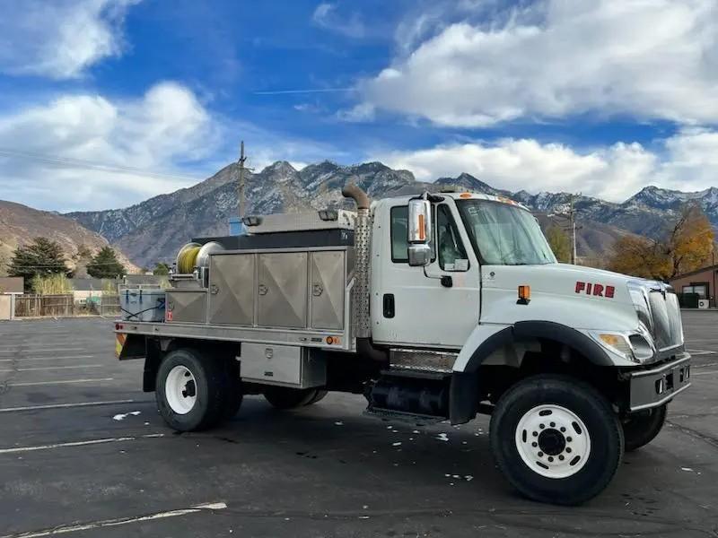 2003 International 7300 4x4 Type 4 - image 5