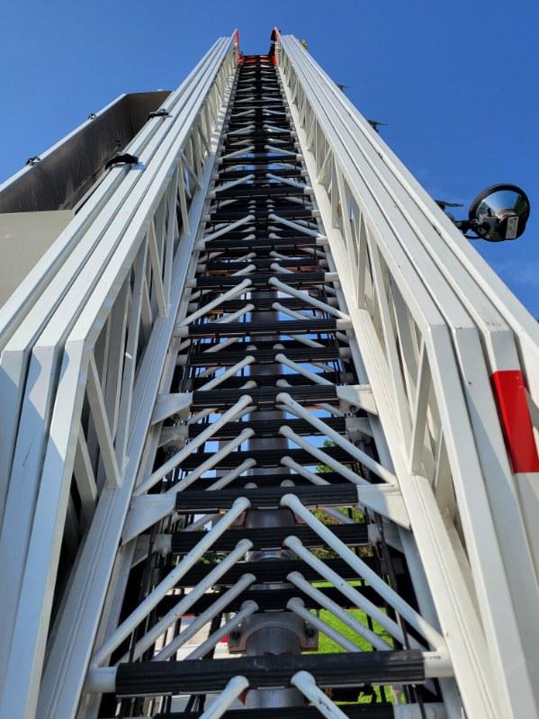 2006 Seagrave Concorde 100' Quint - image 92