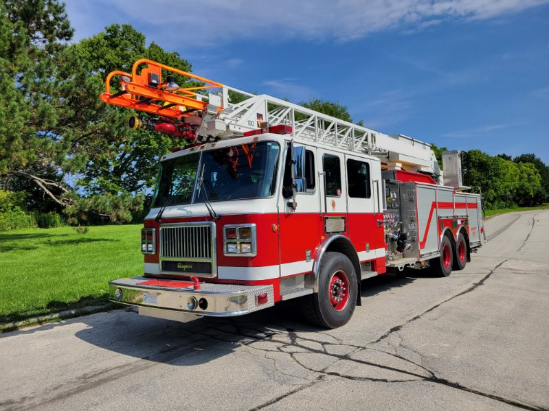 2006 Seagrave Concorde 100' Quint - image 2