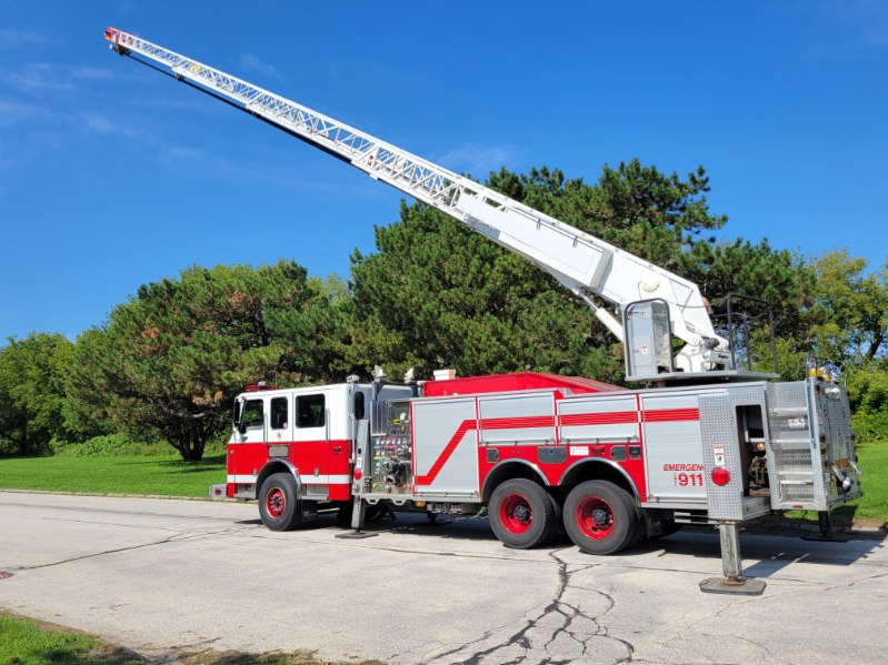 2006 Seagrave Concorde 100' Quint - image 12