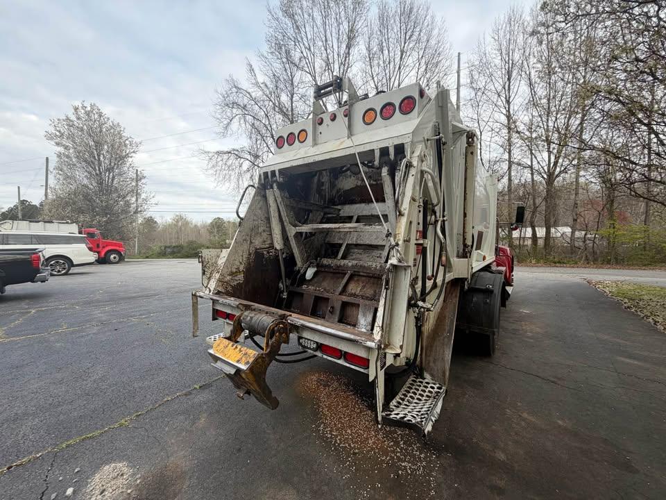 2017 Kenworth Rear Loader - image 5