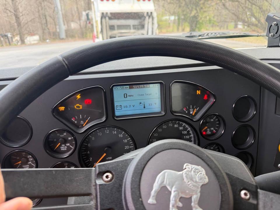 2018 Mack McNeilus Rear Loader - image 10
