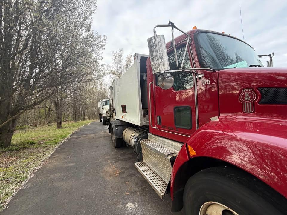2017 Kenworth Rear Loader - image 3