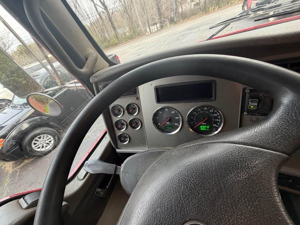 2018 Mack McNeilus Rear Loader - image 9