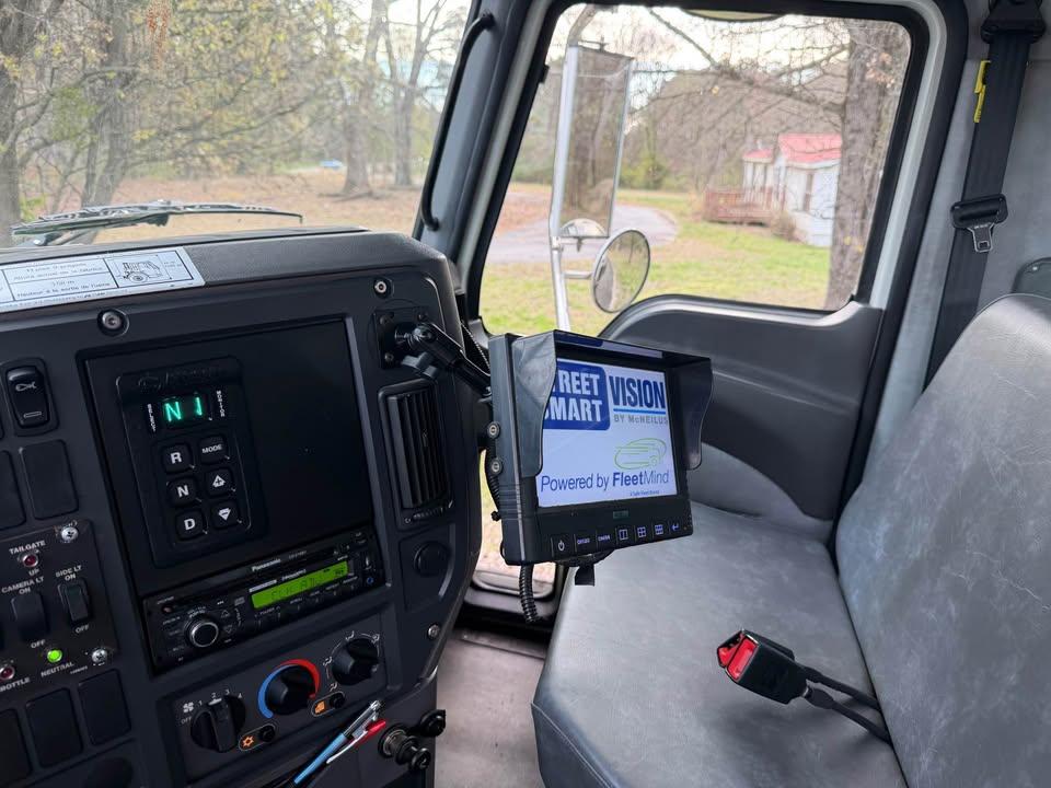 2018 Mack McNeilus Rear Loader - image 8