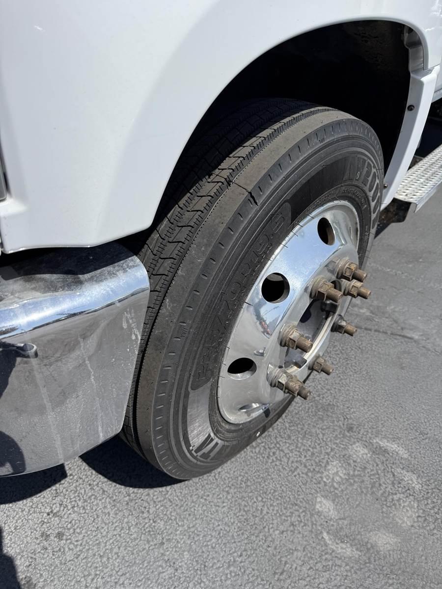 2022 Chevrolet W5500 Dump Truck - image 24