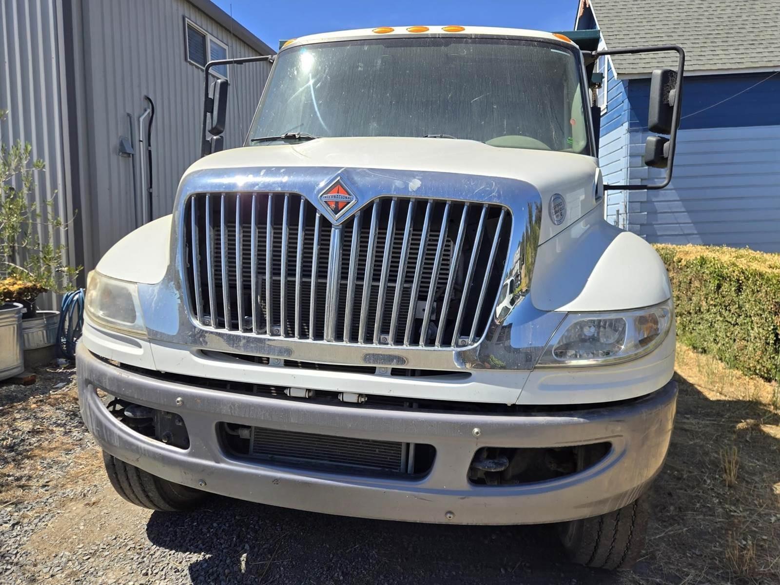 2020 International DuraStar 4300 Dump Truck - image 4