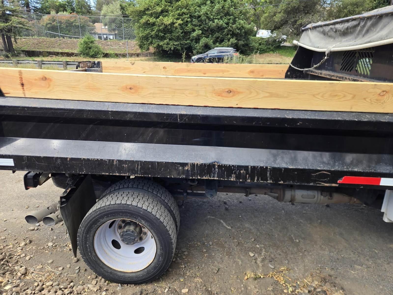 2019 Ford F-550 4x4 Dump Truck - image 9
