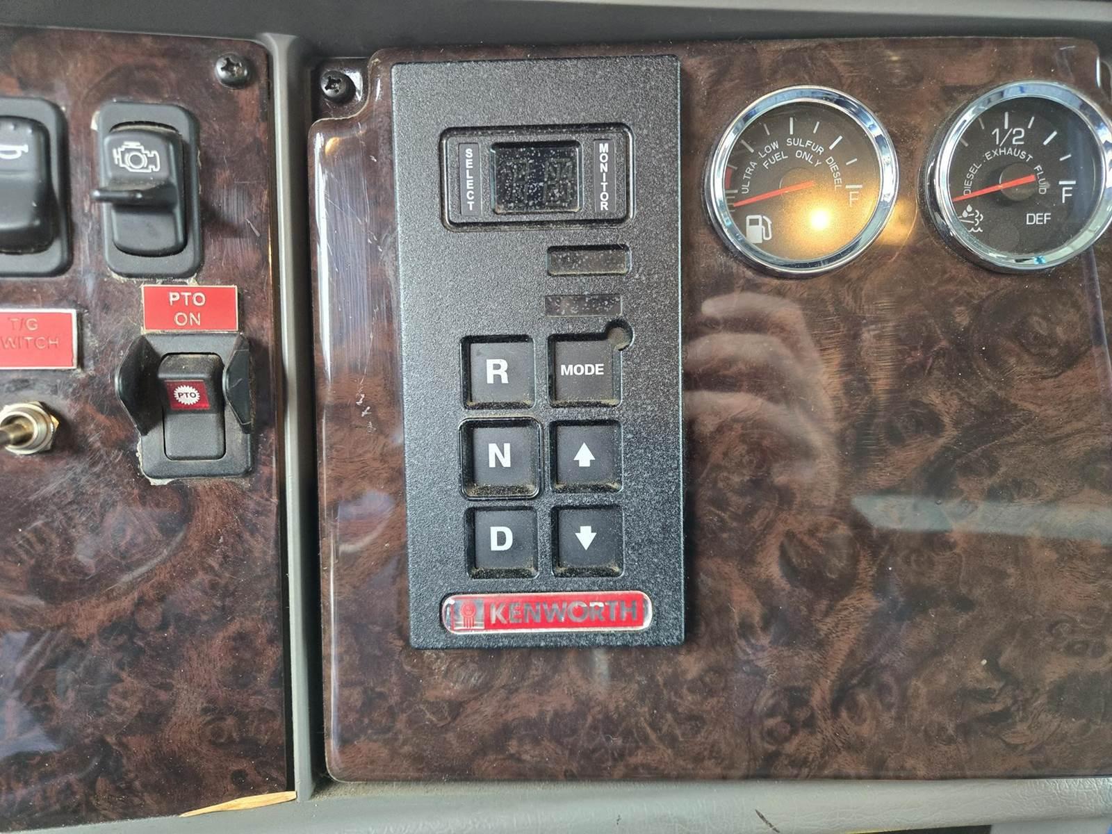 2020 Kenworth T270 Dump Truck - image 30