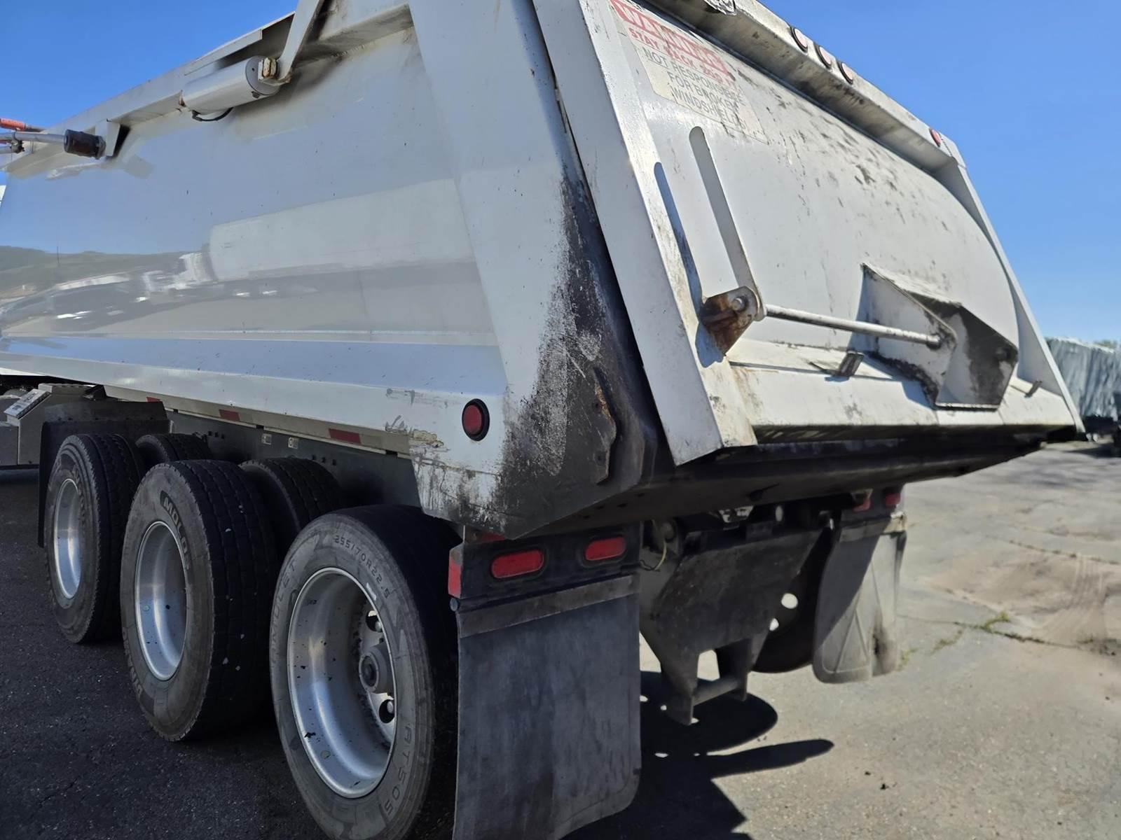 2023 Peterbilt 567 Dump Truck - image 28