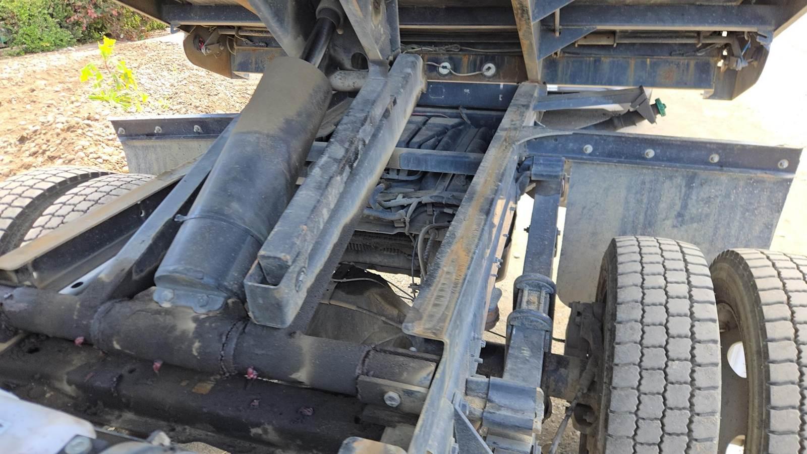 2019 Ford F-550 4x4 Dump Truck - image 41