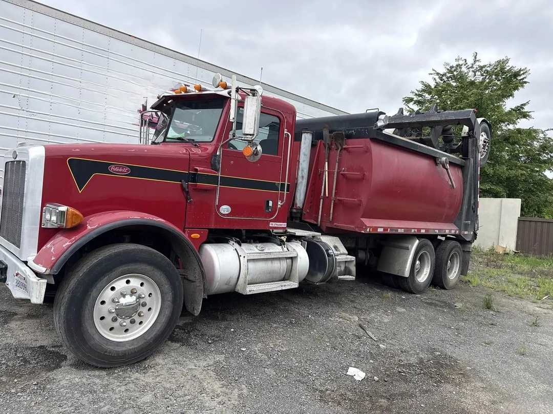 2013 Peterbilt 365 Dump Truck