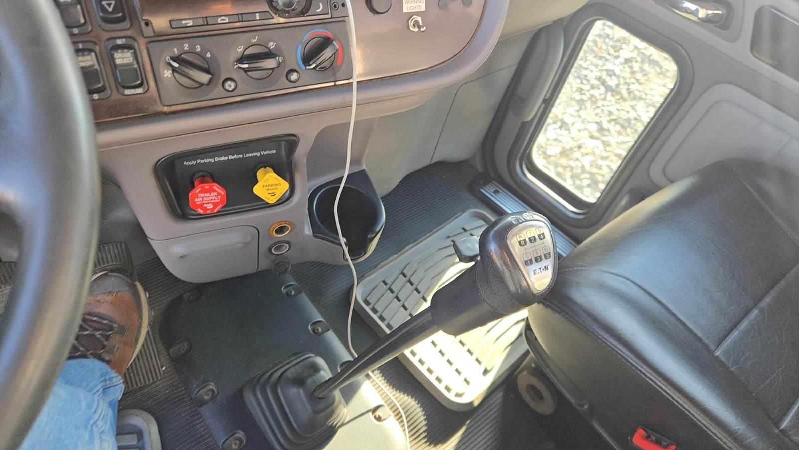 2018 Peterbilt 367 Dump Truck - image 81