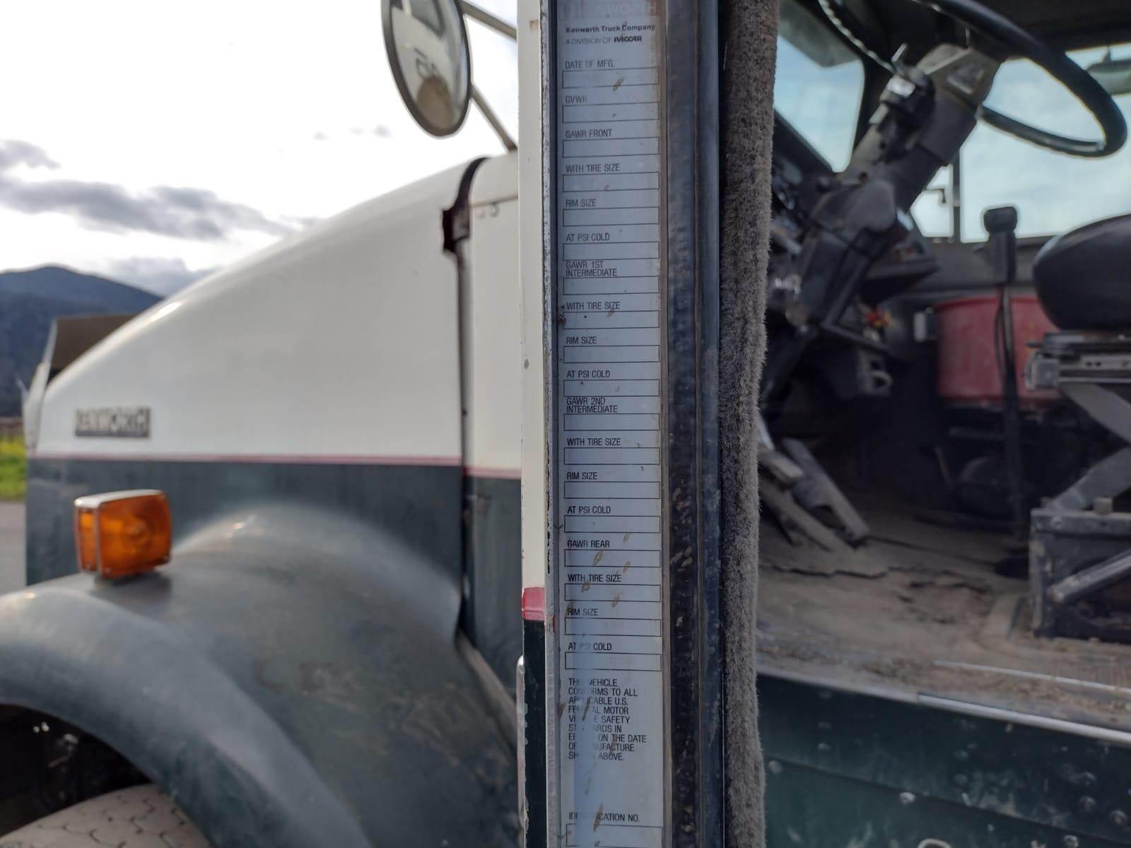 1995 Kenworth T800 Dump Truck - image 12