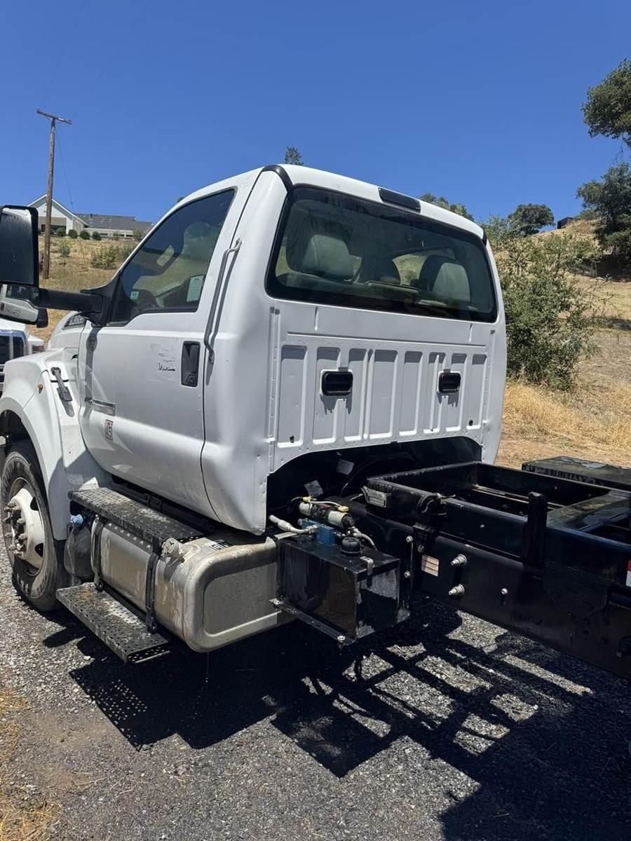 2023 Ford F-650 XL Dump Truck - image 7