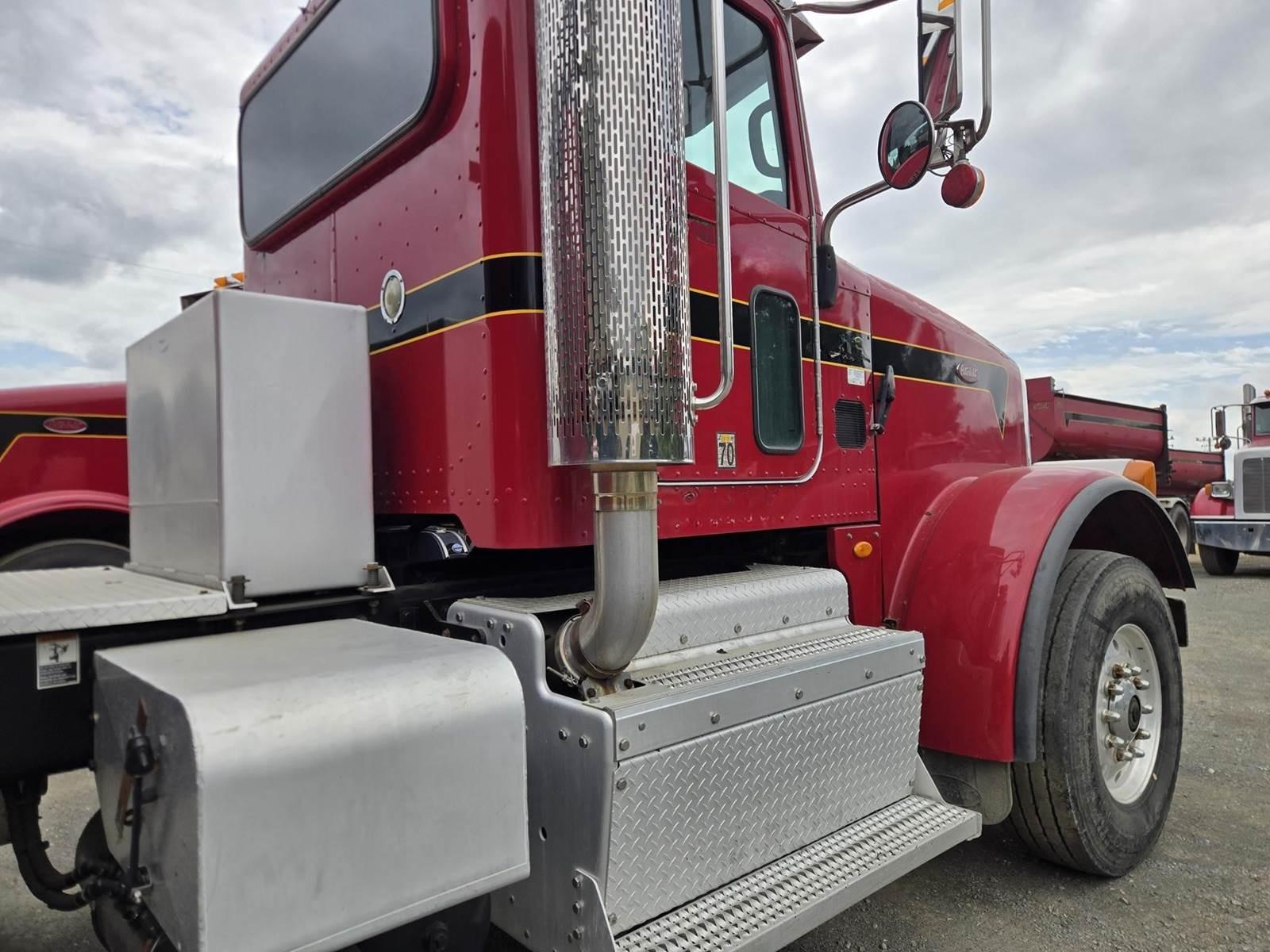 2013 Peterbilt 365 Dump Truck - image 5