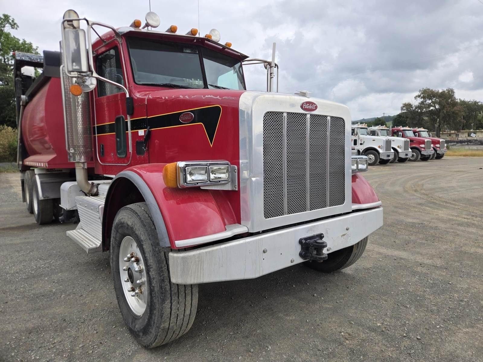 2013 Peterbilt 365 Dump Truck - image 41