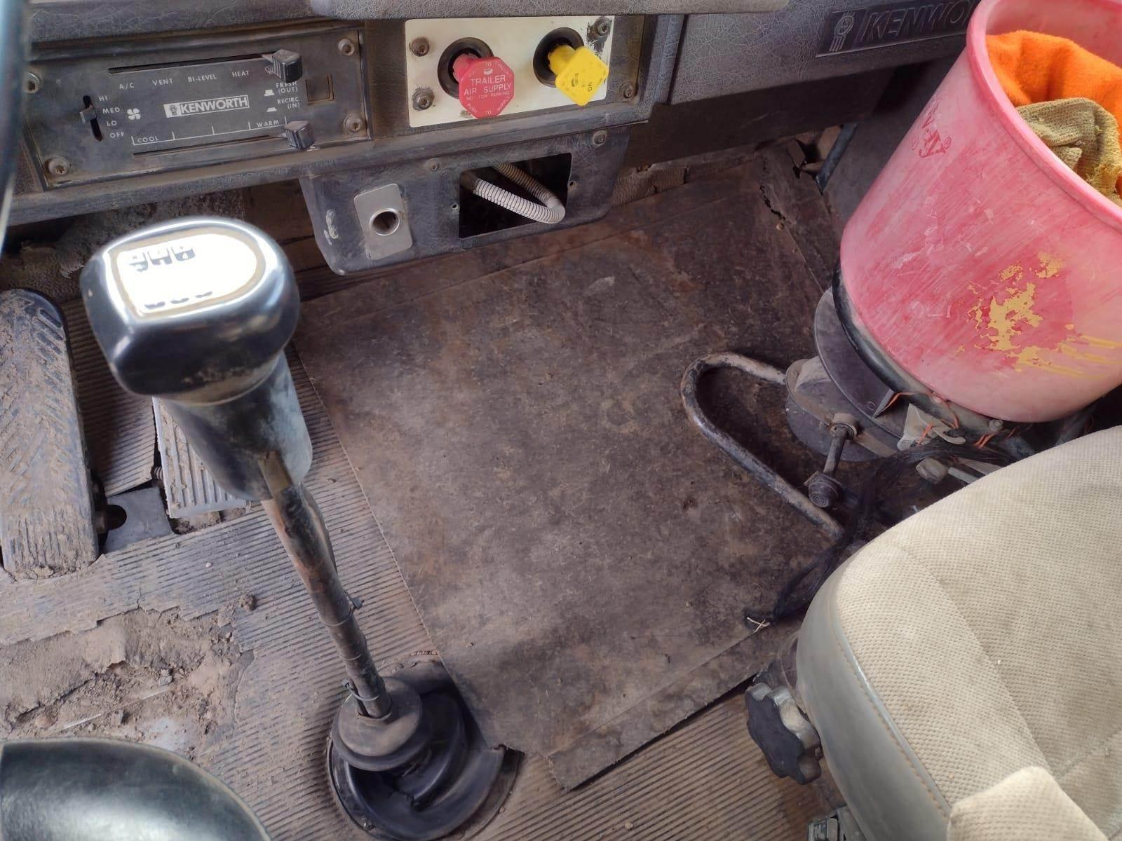 1995 Kenworth T800 Dump Truck - image 50
